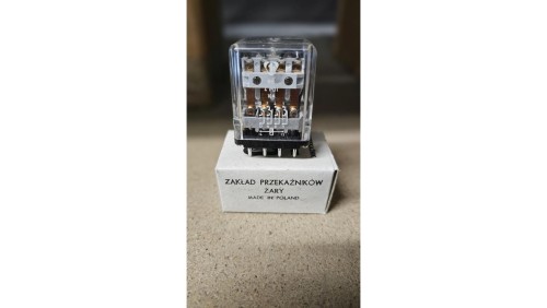 Przekaźnik przemysłowy 4P 110V DC AgCdO R15-1014-23-1110 Producent Żary