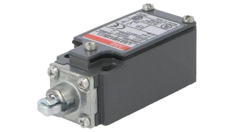 LS31M12B11 Wyłącznik krańcowy rolka metalowa Ø12mm NO + NC 10A PG11