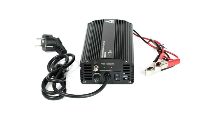Prostownik sieciowy BC-20 do akumulatorów 12V 20A AZO Digital