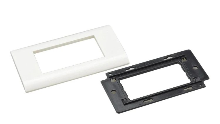 Ramka montażowa + support 4M 90x45 biała na moduły Mediabox