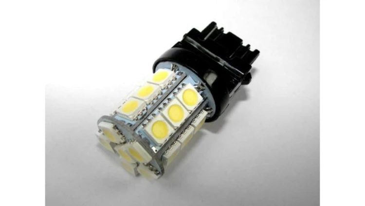 Żarówka T20 3156 5050*24 12V 3,0W CW -