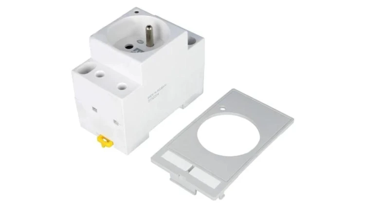 4000-68000-0050000 Gniazdo typu E 250VAC 16A na panel, złącze widełkowe 6mm IP20