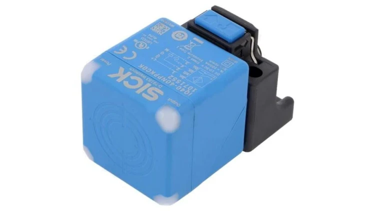 IQ40-40NPPKC0K Czujnik: indukcyjny 0÷40mm PNP / NO + NC Uzas: 10÷30VDC 200mA