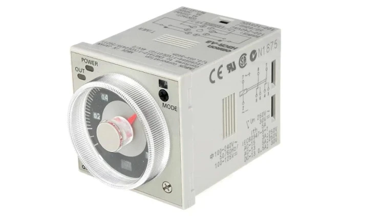 H3CR-A8/100-240 Przekaźnik czasowy o zakresie zliczania 0,05s÷300h, wyjściu typu DPDT, napięciu zasilania 100÷240VAC