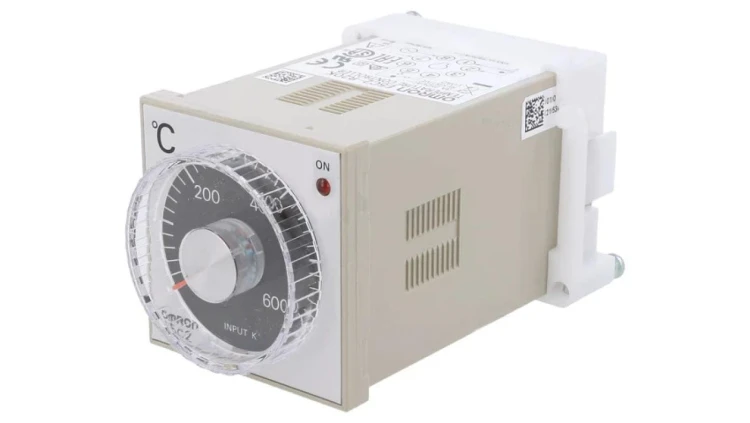 E5C2-R20K0600-230 Moduł typu regulator temperatury z wyjściem typu SPDT, montowany na podstawkę