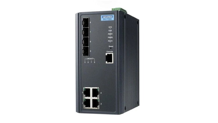 Zarządzalny switch - 4 porty Fast Ethernet, 4 porty gigabit SFP EKI-7708E-4F-AE