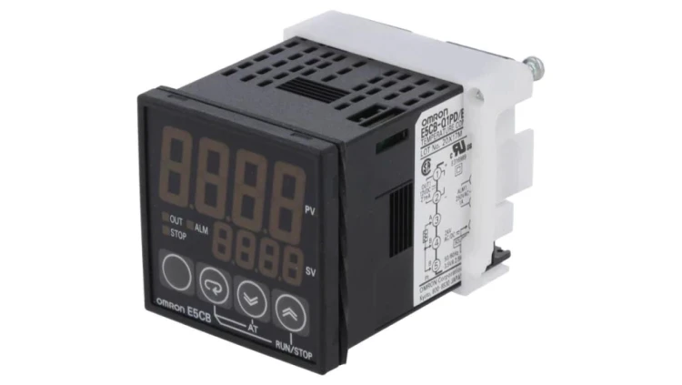 E5CB-Q1PD Moduł typu regulator Pt100 temperatury z wyjściami typu SSR i SPST-NO, montowany na panel