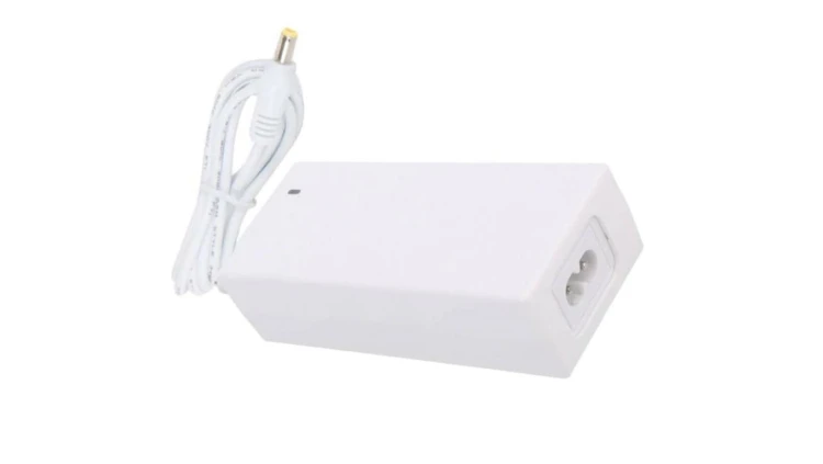 Zasilacz desktop 24W 12V 2A IEC C8/DC 2.1x5.5mm prosty POSC12200D-C8-WH