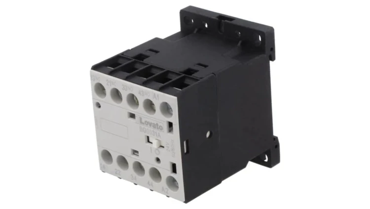11BG1201D012 Stycznik 3-biegunowy NO x3 Styki pomocnicze: NC 12VDC