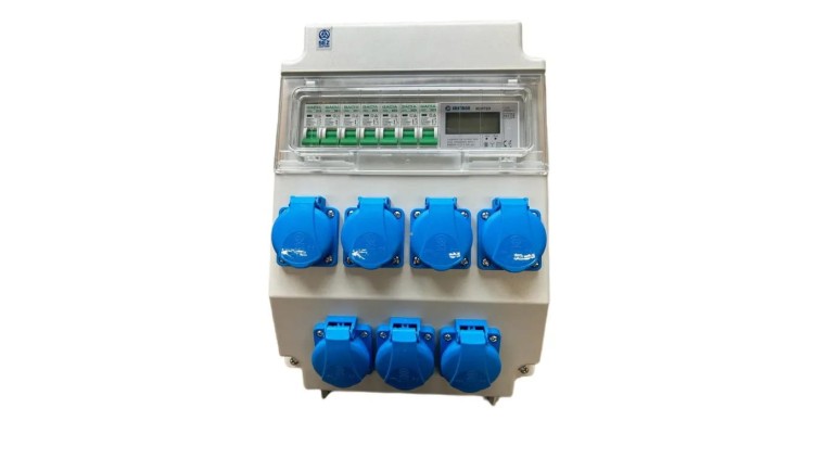 Rozdzielnica elektryczna 7x 230V z bezpiecznikami / Licznik mocy LCD 6x 230V 3 fazy 95V-2