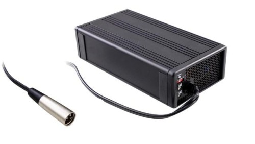 Ładowarka akumulatorów AGM, Li-Ion, Li-NCM, LiFePO4 desktop 13,8V 6,8A NPB-120-12XLR