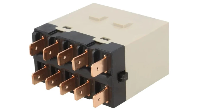 G7J-3A1B-T-230AC Przekaźnik: elektromagnetyczny 3PST-NO + SPST-NC 25A G7J 50m