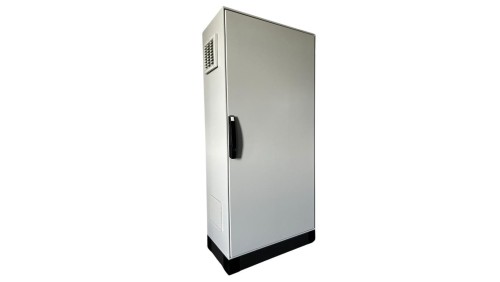 Szafa do magazynów energii 1800x600x500mm z izolacją termiczną IP55