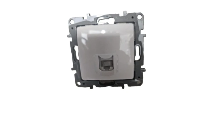Niloe gniazdo komp. białe 1XRJ45 664571