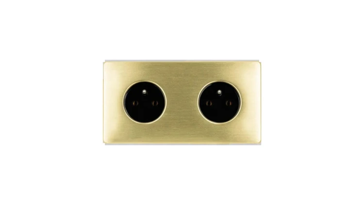 Gniazdko elektryczne czarne podwójne ramka stal szczotkowana PVD Brass GN-SNPBR02C