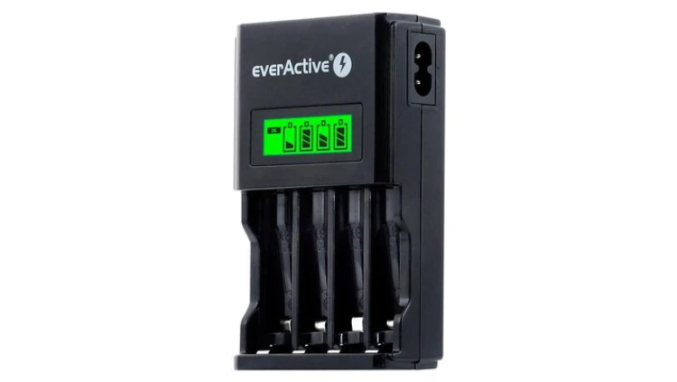 Ładowarka akumulatorków Ni-MH R6/AA, R03/AAA everActive NC-450 Black Edition