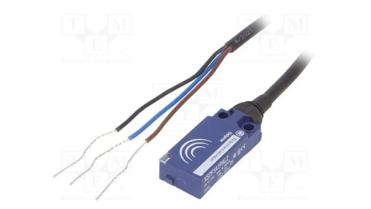 XS7F1A1PAL2 Czujnik indukcyjny, 0÷5mm, PNP / NO, Uzas: 12÷24VDC, 100mA, 2m