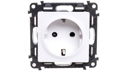 VALENA LIFE gniazdo 2 P+Z z przesłoną, białe 16 A – 250 V, 753120