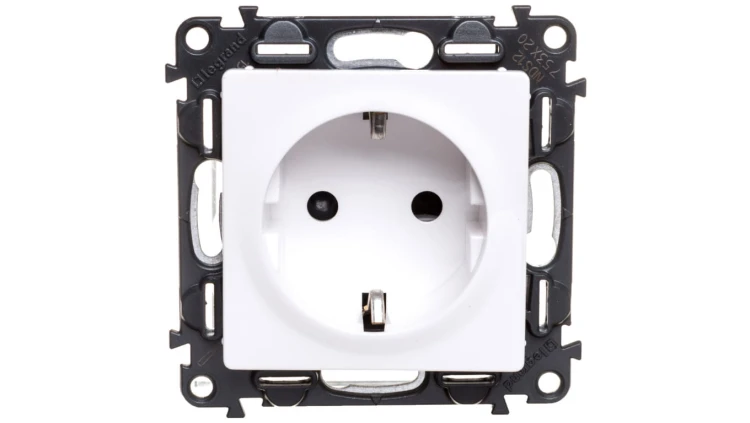VALENA LIFE gniazdo 2 P+Z z przesłoną, białe 16 A – 250 V, 753120