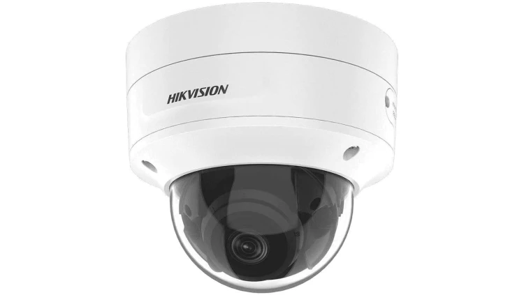 Kamera IP Hikvision w obudowie kopułowej. Rozdzielczość 2MP. Zasięg IR do 30m dzień/noc ICR. Slot...