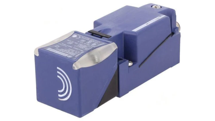 XS8C4A1PCM12 Czujnik indukcyjny, 0÷20mm, PNP / NO + NC, Uzas: 12÷48VDC, 200mA