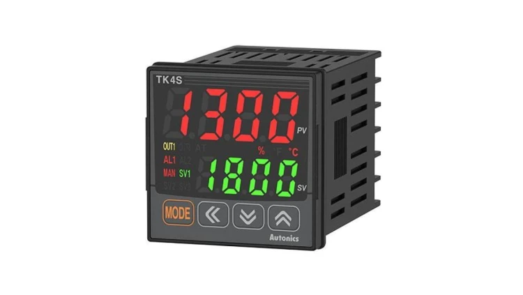 Moduł: regulator temperatura SPST-NO OUT 2: SPST-NO na panel