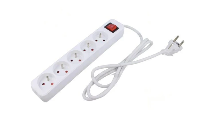 PS1-05E-0150-W Przedłużacz sieciowy 3x1mm2 Gniazda: 5 guma biały 1,5m 10A