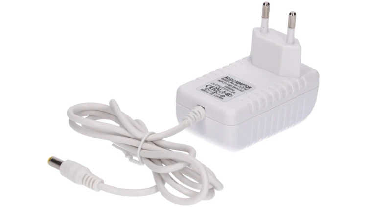 Zasilacz led gniazdkowy 12V 24W 5.5/2.1 biały