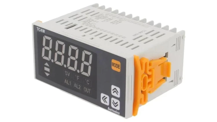 Moduł: regulator temperatury SPST-NO na panel OUT 1: 250VAC/3A TC4W-N4R