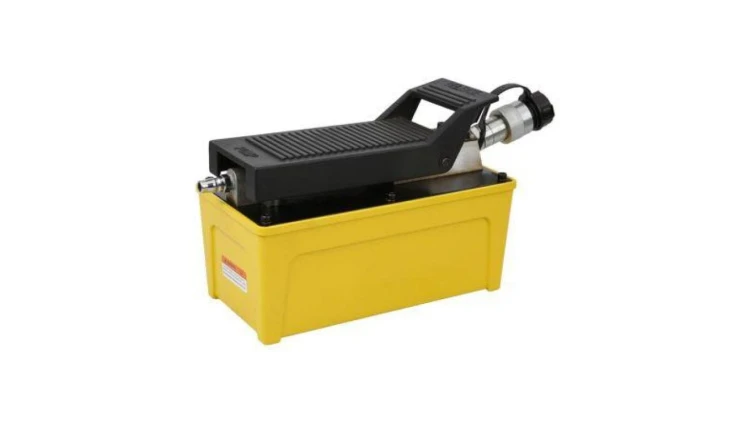 Hydrauliczna pompka nożna