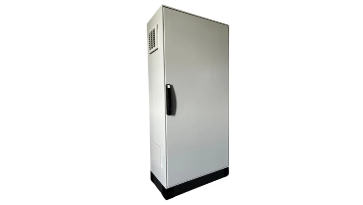 Szafa do magazynów energii 1400x800x400mm z izolacją termiczną IP55