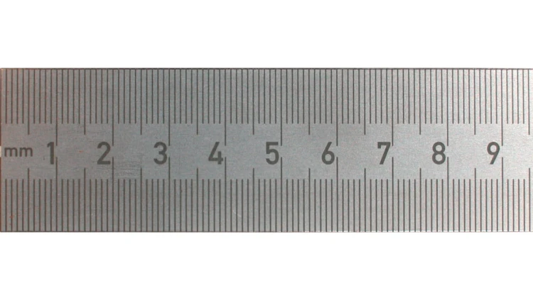 Liniał stalowy półsztywny nierdzewny 300 mm 16-203-28