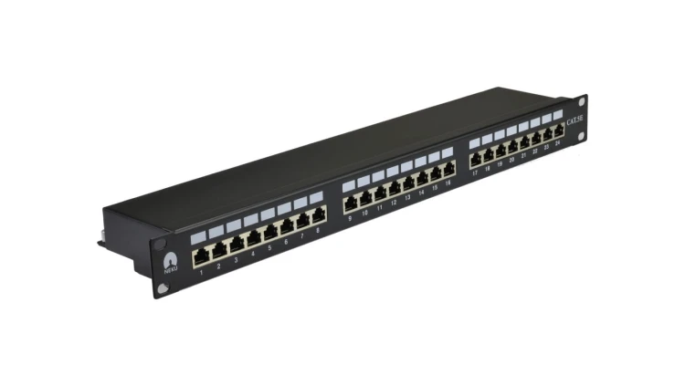 Patch panel RACK 19 cali 1U kat.5e 24p FTP z półką czarny NEKU