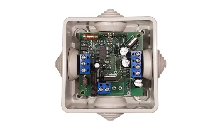 Odbiornik radiowy do sterowania centralami bramowymi różnych producentów przeznacozny do systemu InelControl 868MHz ORS-01IC