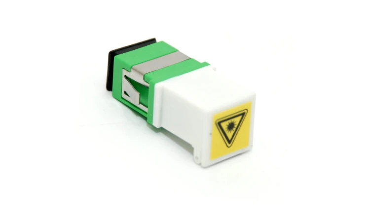 Adapter światłowodowy SC/APC simplex z klapką zabezpieczającą