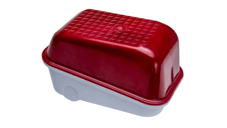 Oprawa SKOŚNA-7041S, E27, 60W, biała-bakelit, klosz czerwony-poliwęglan, IP54, IK10, oprawa sygnalizacyjna A1300-P2
