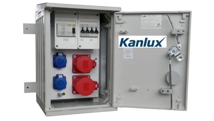 ROZDZIELNICA BUDOWLANA NA ELEWACJĘ (2X2P+Z, 1X16A/5P, 1X32A/5P) KANLUX RB26x40-K40-00112W-E0_KANLUX
